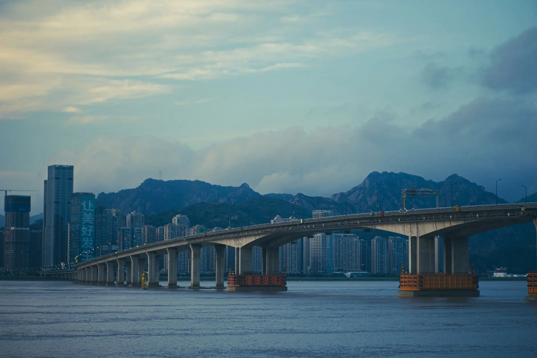 上海斌联贸易有限公司五金交电产品选型对比分析
