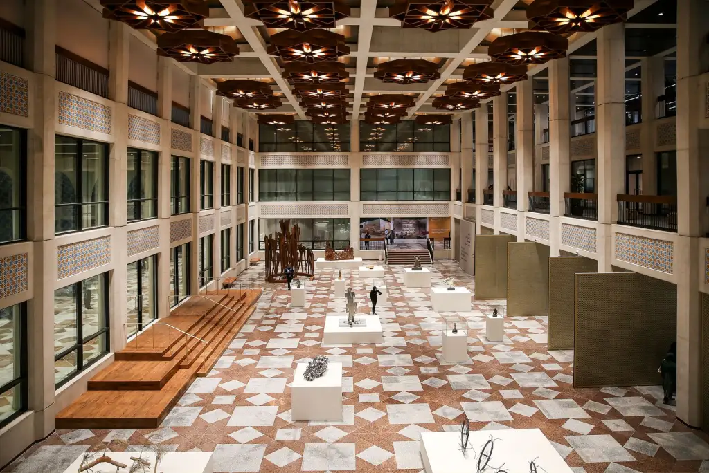 建筑工程五金交电选型对比：常见品牌性能与适用场景分析